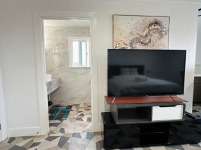 Luxe Stay Room with Private Bathroom 55
